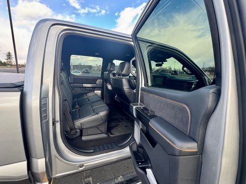 Used 2024 Ford F250 Platinum image 16