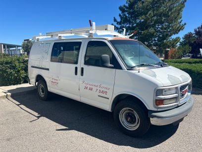Used 1999 GMC Savana 2500 w/ Deluxe Front Appearance Pkg