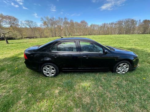 Used 2010 Ford Fusion SE image 1