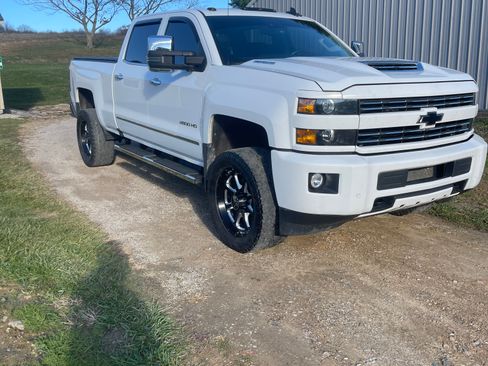 Used 2017 Chevrolet Silverado 2500 LTZ w/ Duramax Plus Package image 4