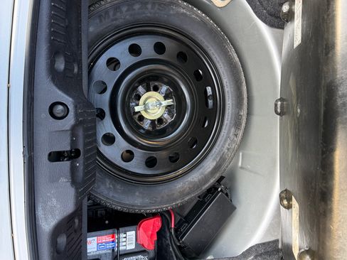 Used 2004 Ford Thunderbird image 11