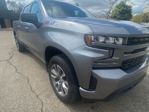 Used 2021 Chevrolet Silverado 1500 RST image 2
