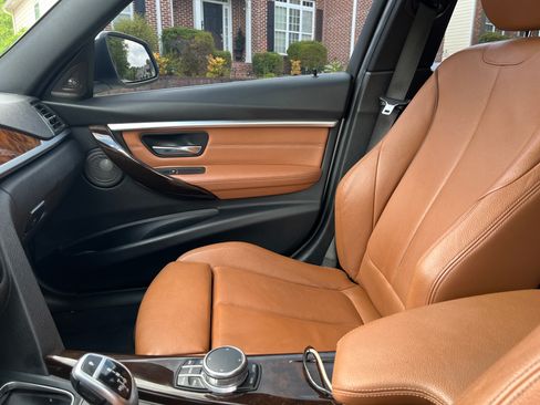 Used 2017 BMW 330i Sedan RWD image 11