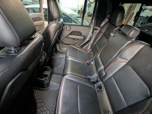 Used 2022 Jeep Gladiator Mojave w/ Cold Weather Group image 19