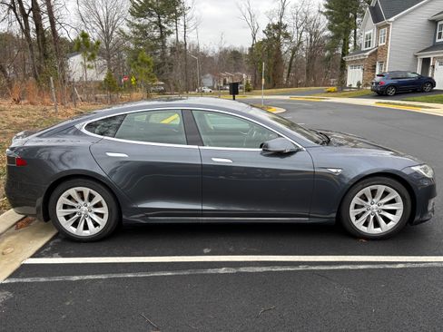 Used 2016 Tesla Model S 70 image 6