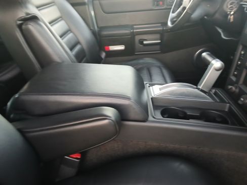 Used 2005 HUMMER H2 SUT w/ Preferred Equipment Group image 19