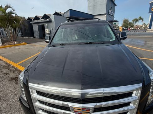 Used 2016 Cadillac Escalade ESV Premium image 4