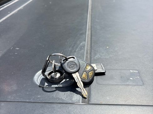 Used 2011 Chevrolet Silverado 1500 LT w/ Florida Edition image 6