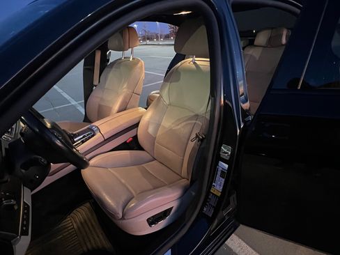 Used 2011 BMW ALPINA B7 xDrive image 23