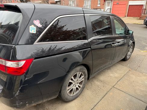 Used 2011 Honda Odyssey EX-L image 2