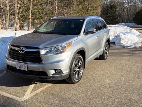 Used 2016 Toyota Highlander XLE image 5
