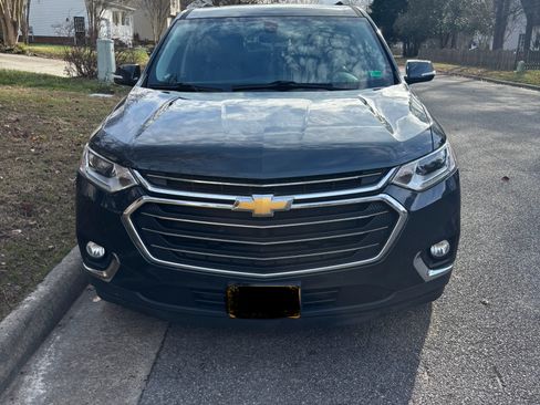 Used 2018 Chevrolet Traverse LT image 4