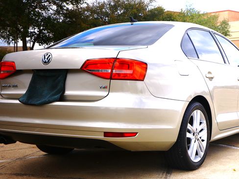 Used 2015 Volkswagen Jetta SEL image 9