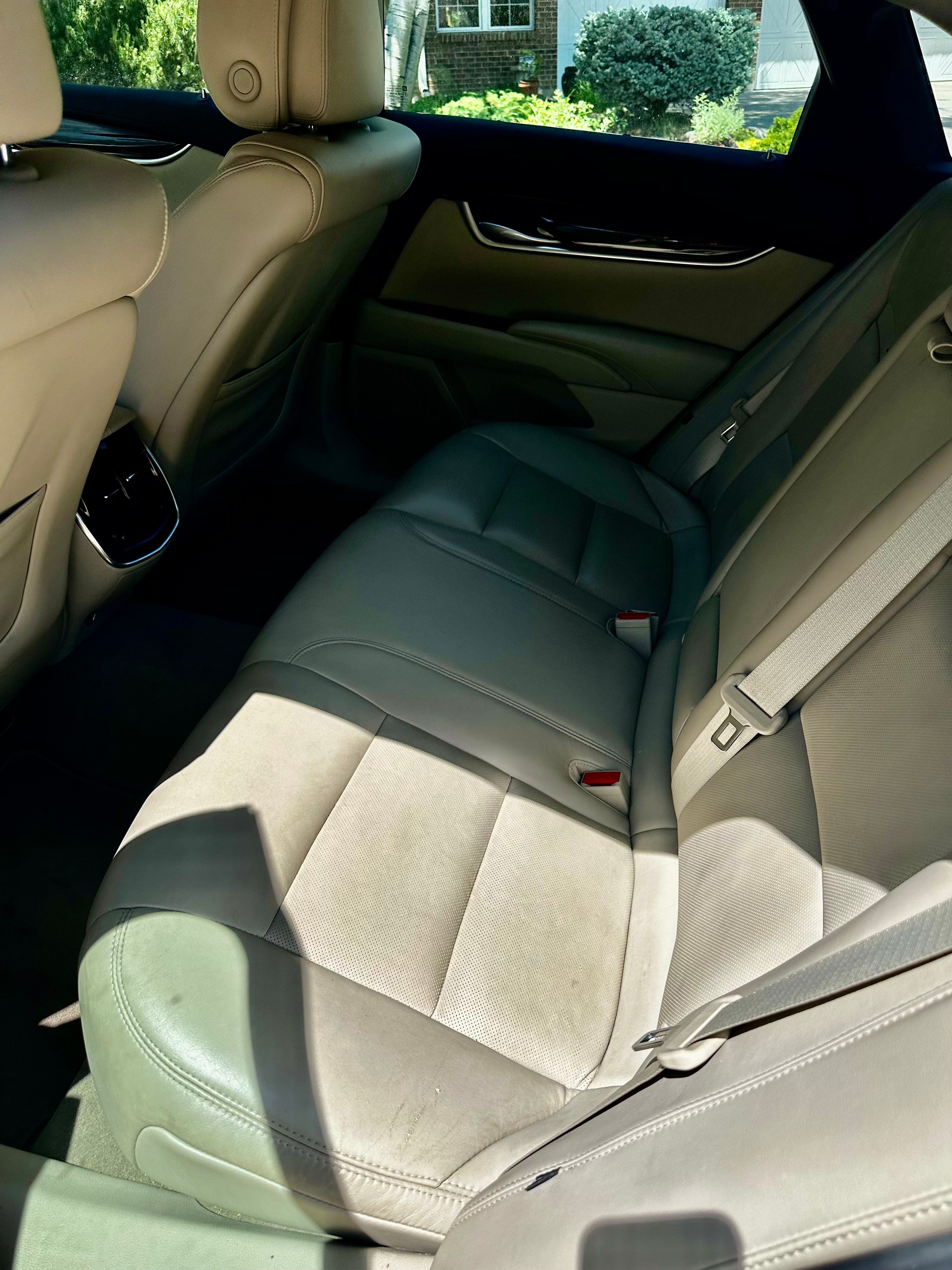 Used 2013 Cadillac XTS Luxury w/ Driver Awareness Package FWD image 8