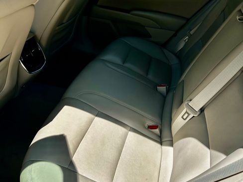 Used 2013 Cadillac XTS Luxury w/ Driver Awareness Package FWD image 8