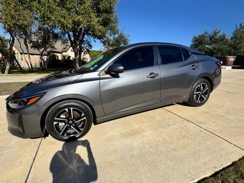 Used 2024 Nissan Sentra SV image 1