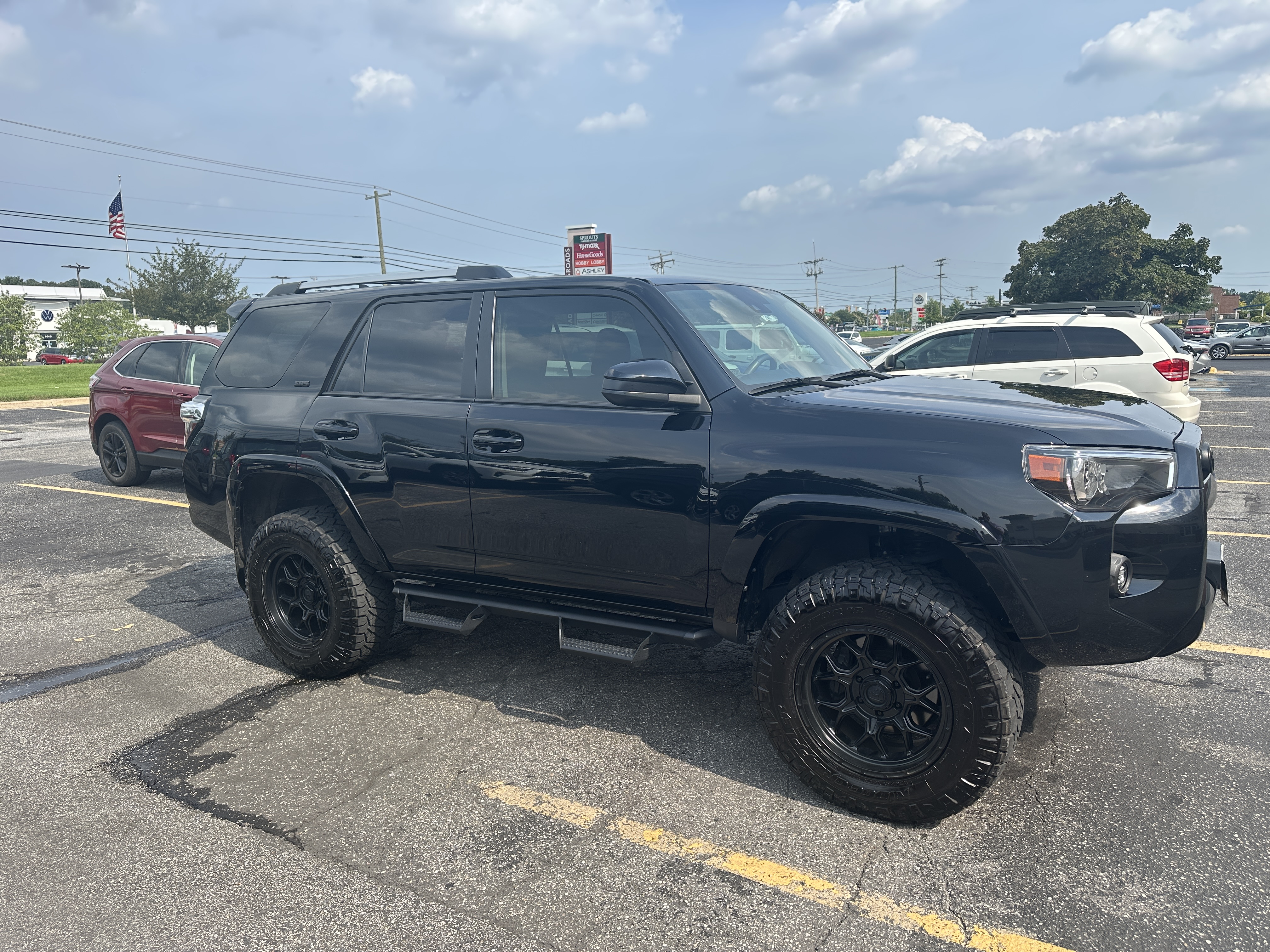 Used 2023 Toyota 4Runner SR5 AWD/4WD image 14