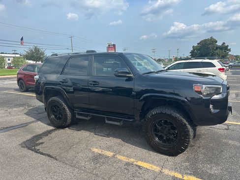 Used 2023 Toyota 4Runner SR5 AWD/4WD image 14