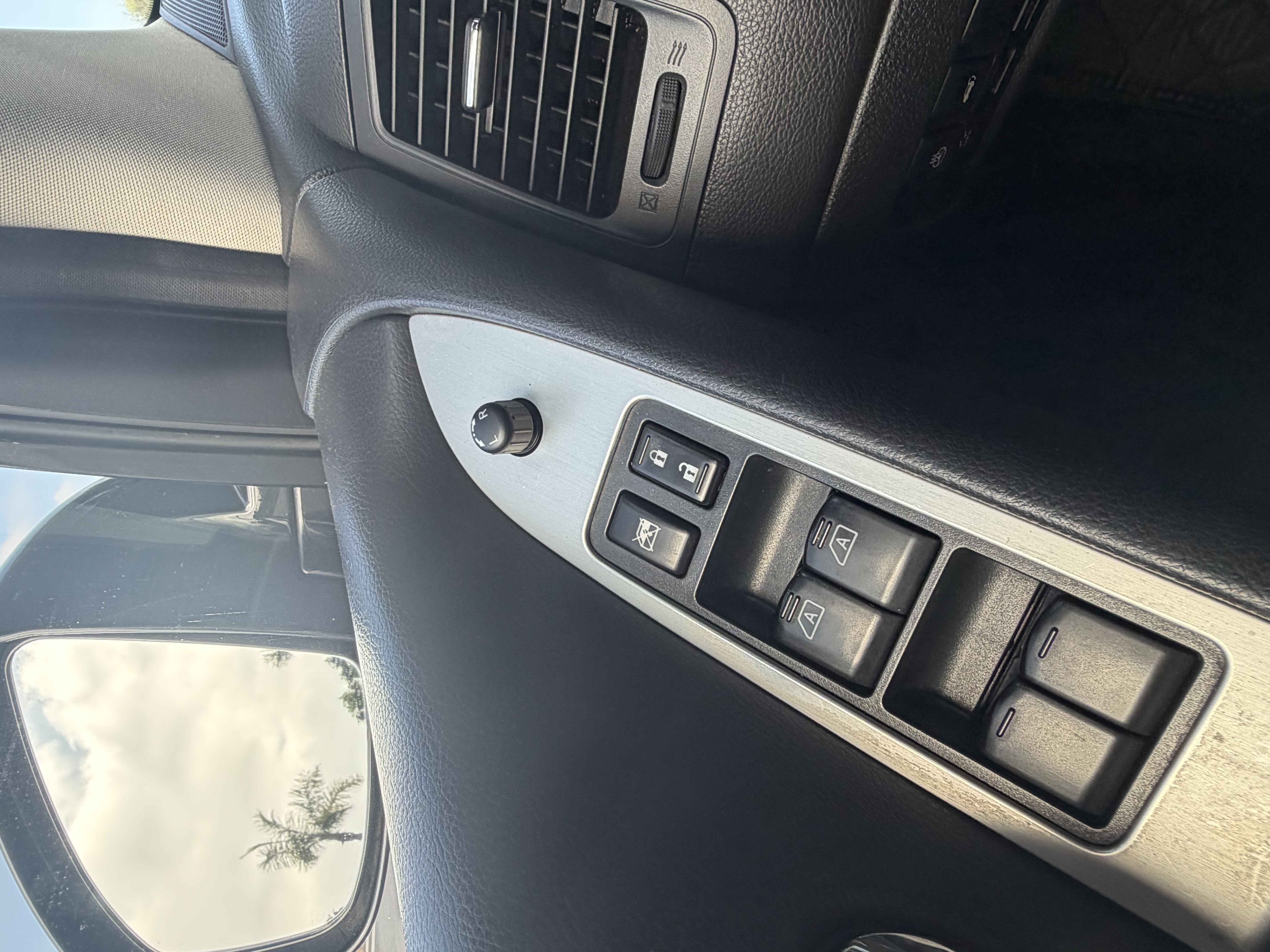 Used 2012 Nissan Murano SL w/ Navigation Pkg AWD/4WD image 8