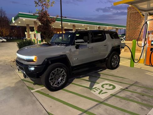 Used 2025 GMC Hummer EV 3X image 6