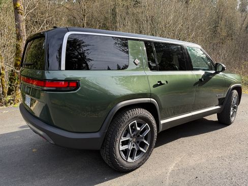 Used 2025 Rivian R1S Adventure image 4