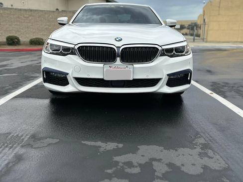 Used 2019 BMW 530e w/ M Sport Package RWD image 4