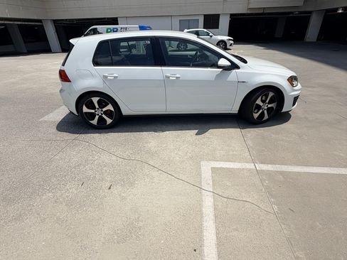 Used 2017 Volkswagen GTI S FWD image 5