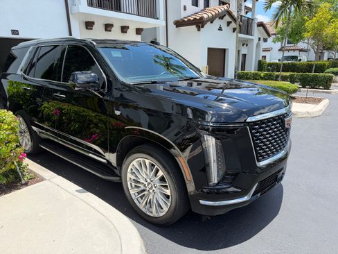 Used 2025 Cadillac Escalade Premium Luxury RWD image 10