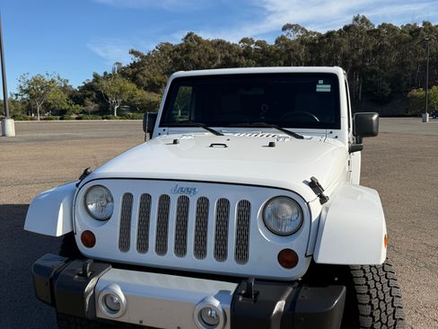 Used 2011 Jeep Wrangler Unlimited Sahara w/ Trailer Tow Group image 17