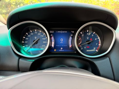 Used 2015 Maserati Ghibli RWD image 8