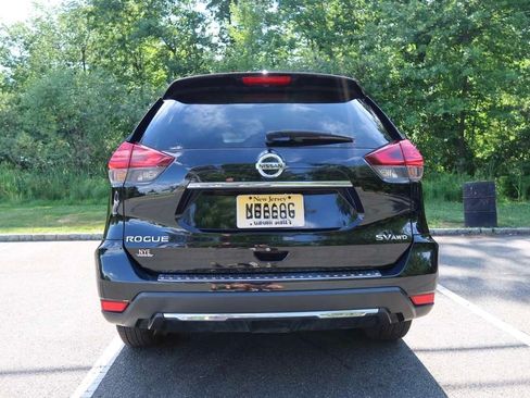 Used 2017 Nissan Rogue SV w/ Midnight Edition AWD/4WD image 5