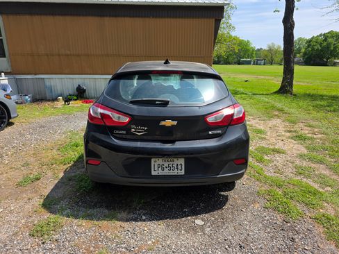 Used 2018 Chevrolet Cruze Premier image 4