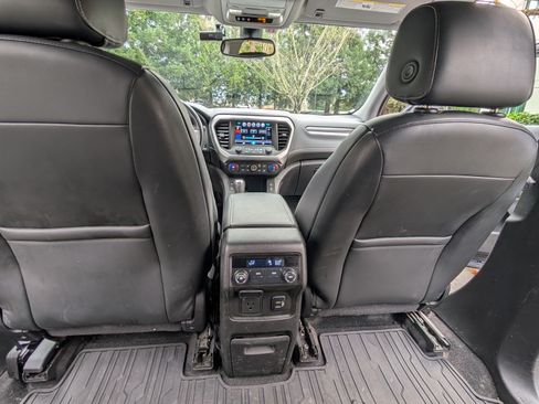 Used 2017 GMC Acadia SLT image 19