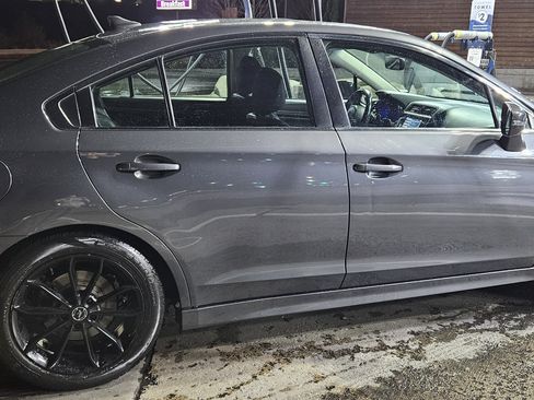 Used 2018 Subaru Legacy 2.5i Limited image 2