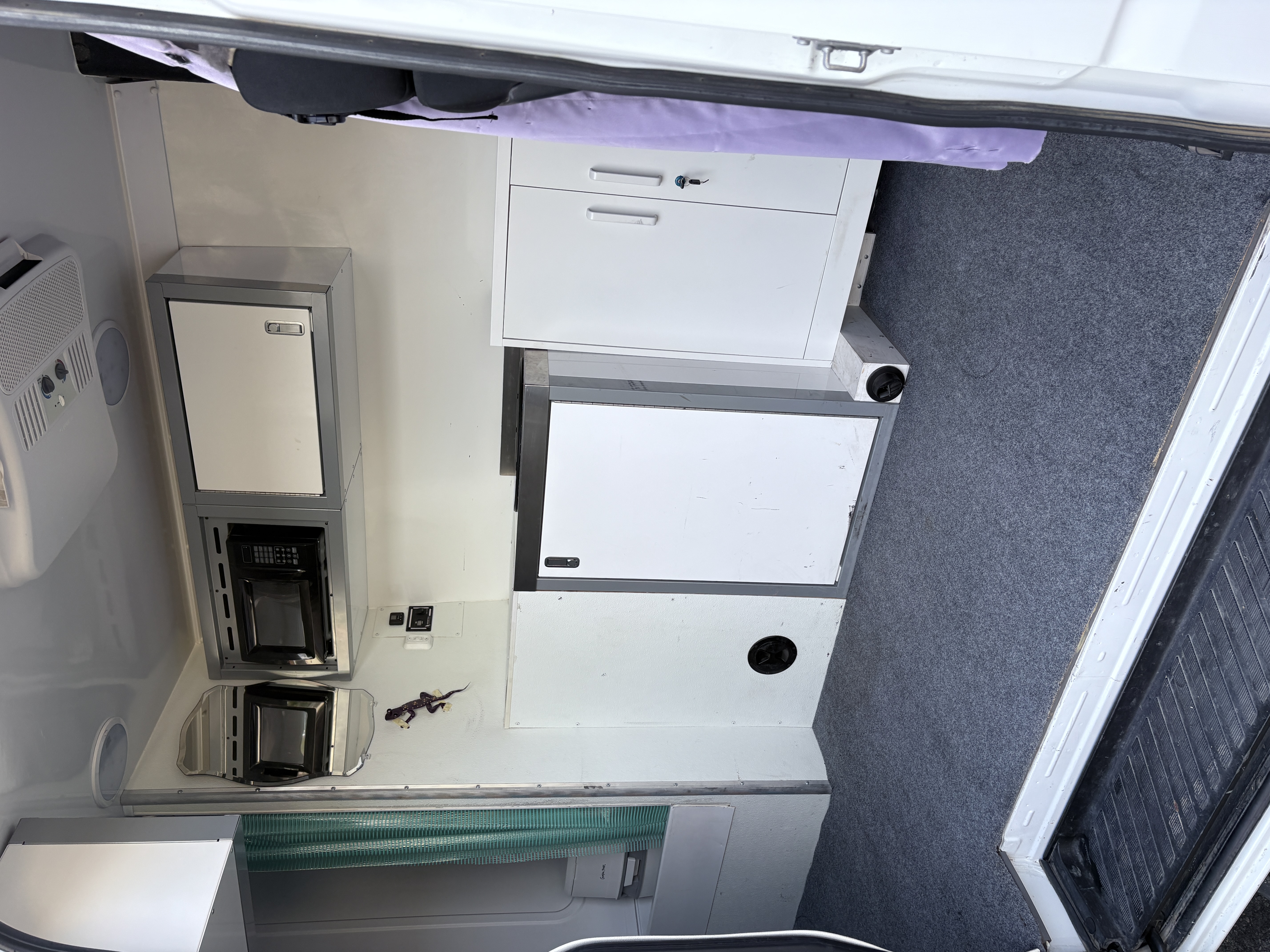 Used 2018 Mercedes-Benz Sprinter 2500 image 19