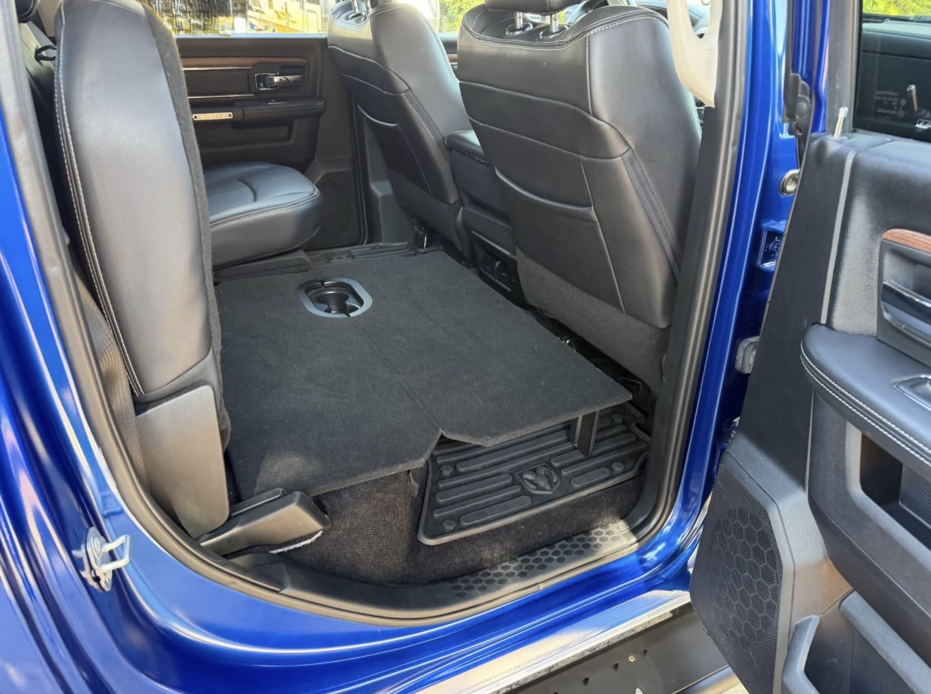 Used 2018 RAM 1500 Laramie w/ Convenience Group AWD/4WD image 16
