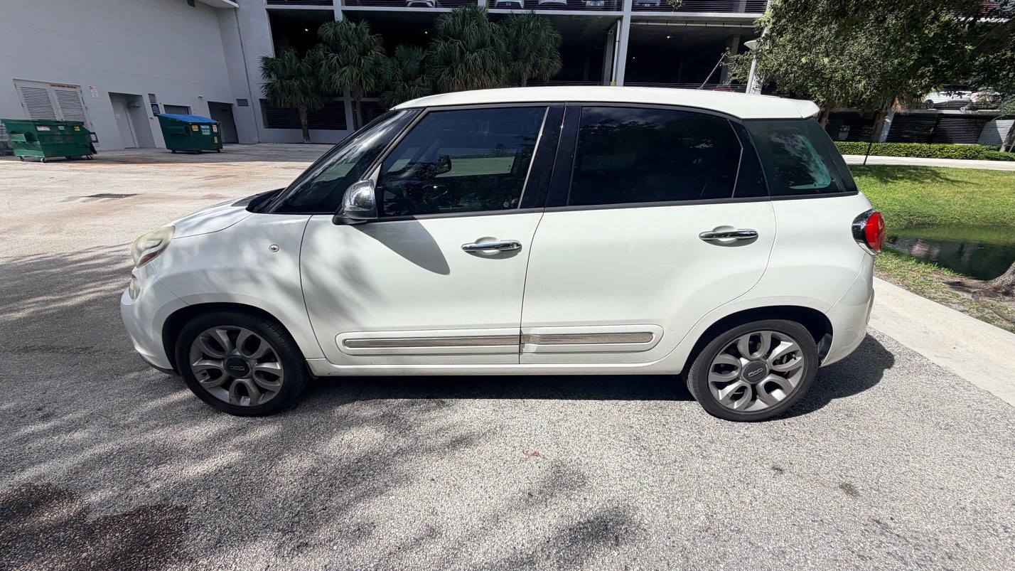 Used 2014 FIAT 500L Lounge FWD image 14