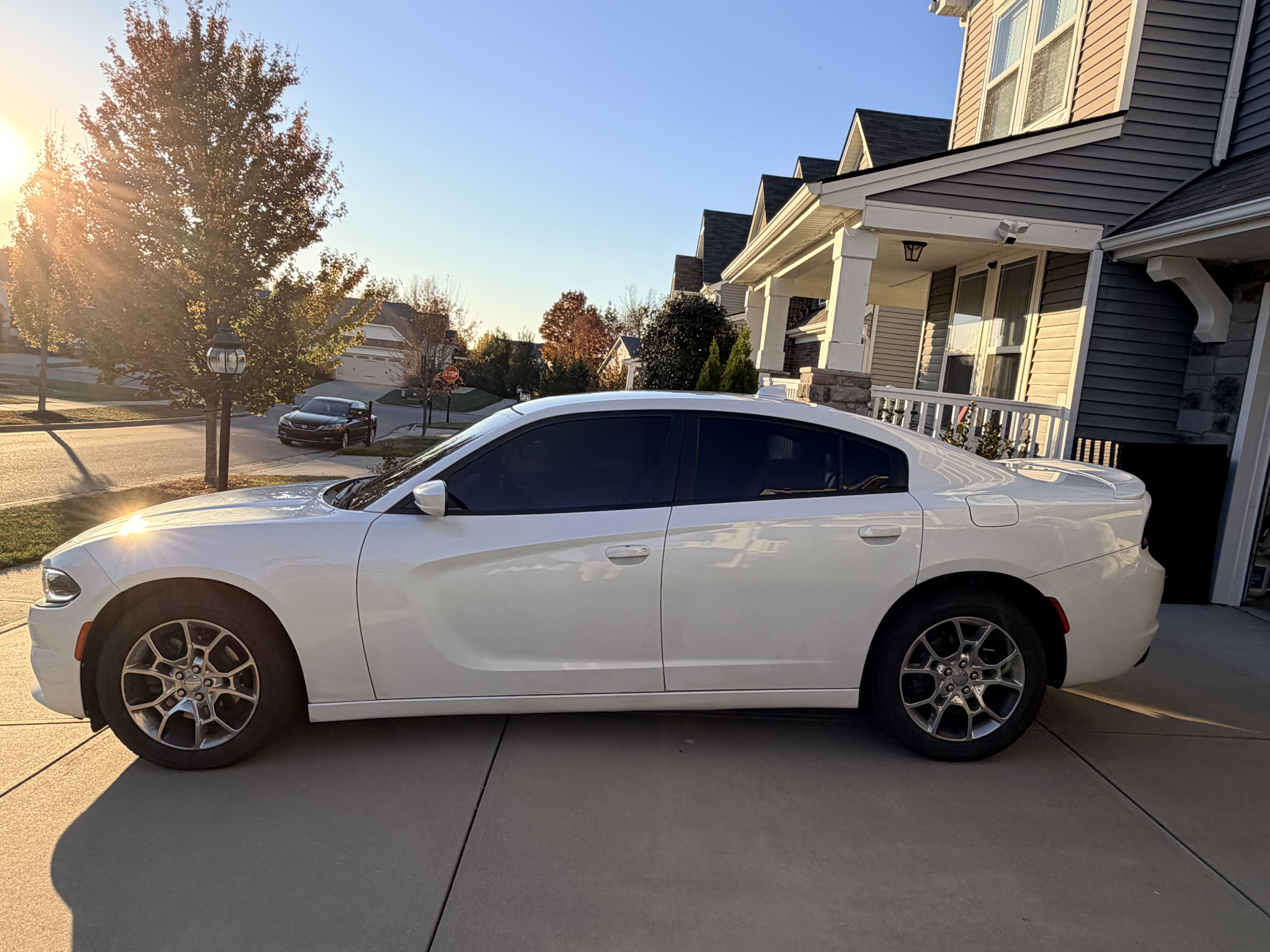 Used 2015 Dodge Charger SXT w/ AWD Plus Group image 6