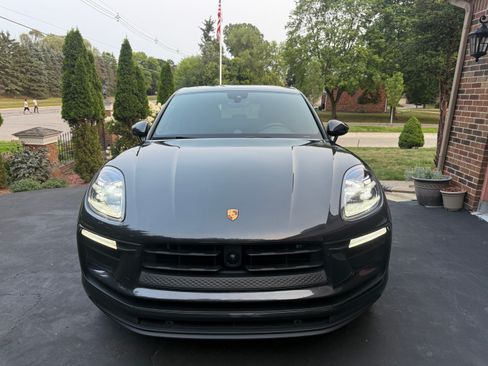 Used 2023 Porsche Macan AWD/4WD image 5