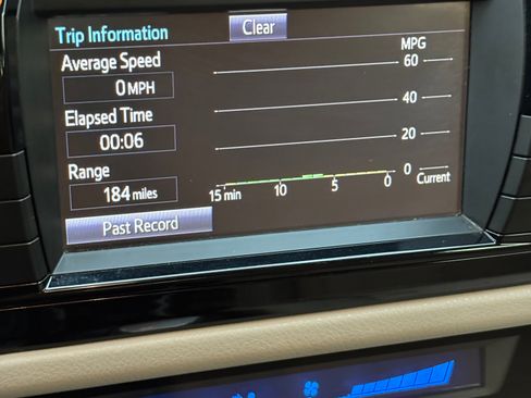 Used 2014 Toyota Corolla LE FWD image 13