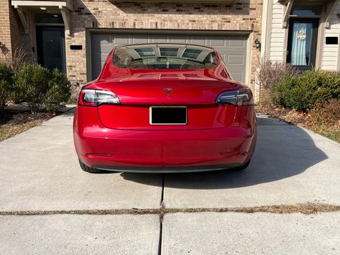 Used 2023 Tesla Model 3 Standard Range image 8