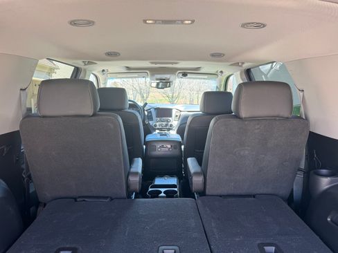 Used 2018 GMC Yukon XL SLT w/ Premium Edition image 8