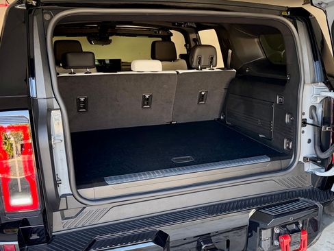 Used 2024 GMC Hummer EV 3X image 19