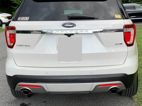 Used 2017 Ford Explorer Limited w/ Equipment Group 301A image 4