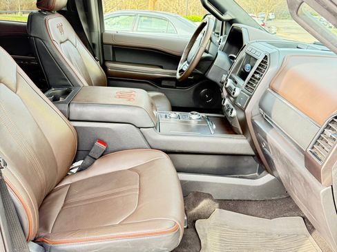 Used 2021 Ford Expedition King Ranch image 9