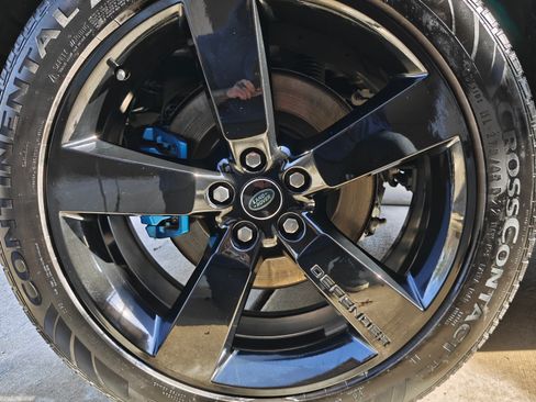 Used 2023 Land Rover Defender 110 X-Dynamic SE image 13