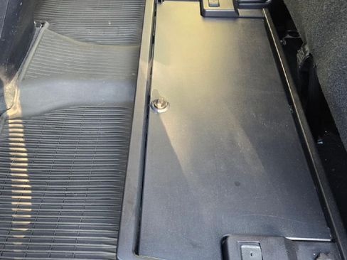 Used 2018 Toyota Tundra SR5 w/ SR5 Upgrade Package image 9