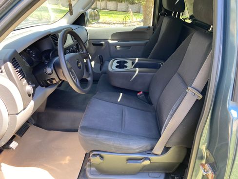 Used 2010 Chevrolet Silverado 1500 W/T image 10