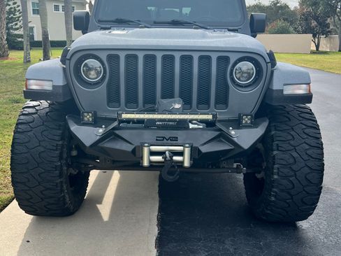 Used 2020 Jeep Gladiator Sport w/ Quick Order Package 24S image 2