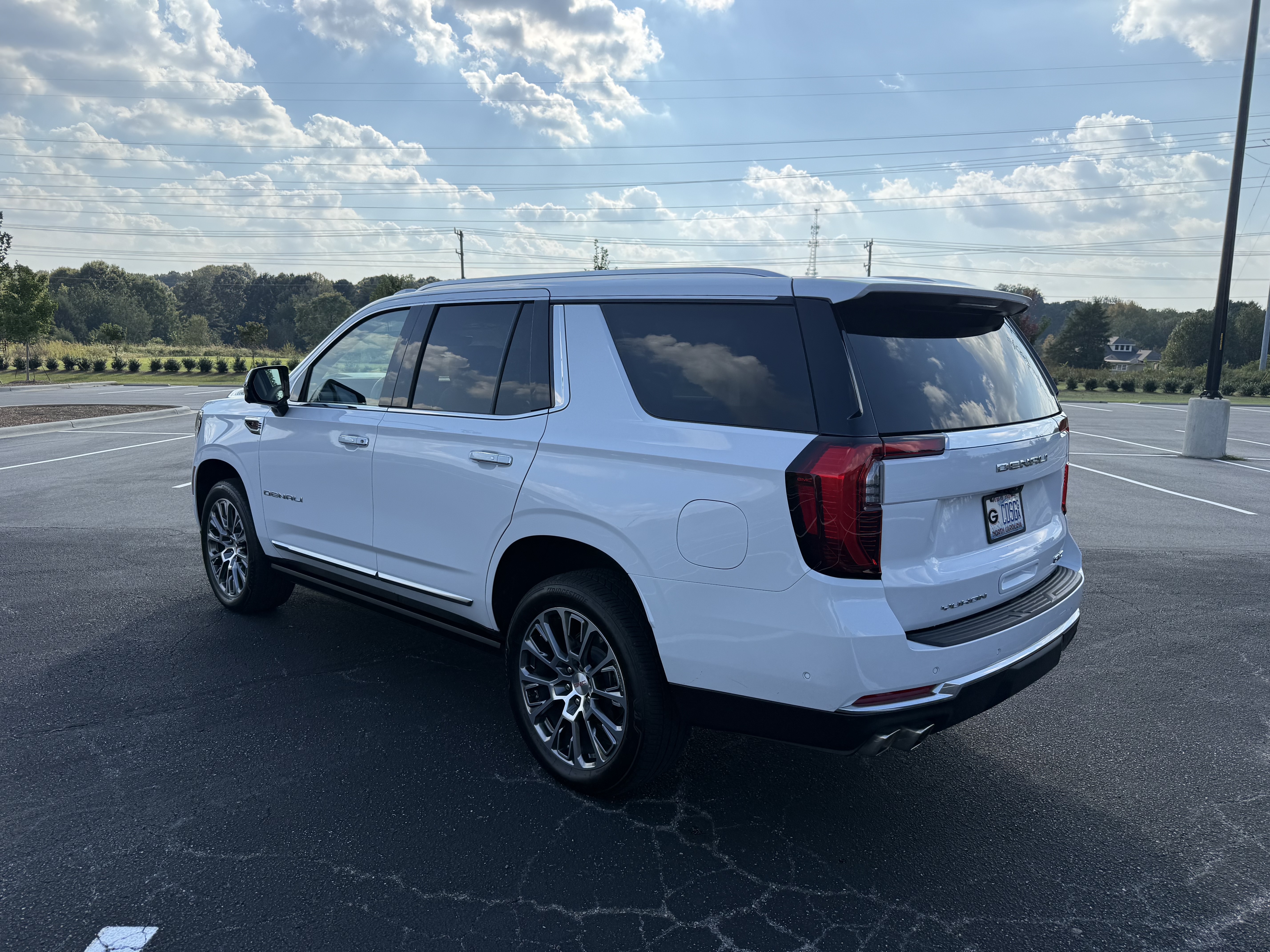 Used 2026 GMC Yukon Denali w/ Denali Reserve Package AWD/4WD image 13